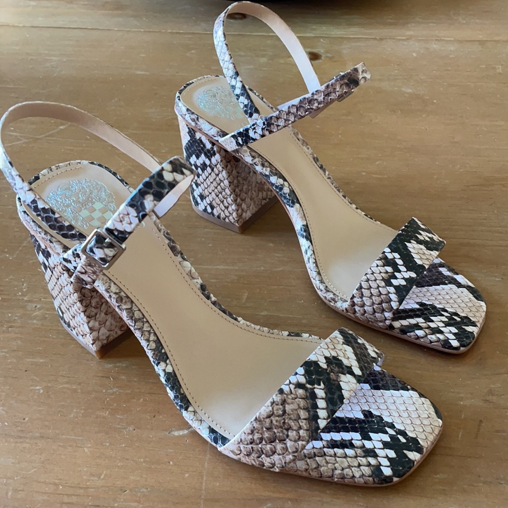 New Vince Camuto VC-Nendan Sandal